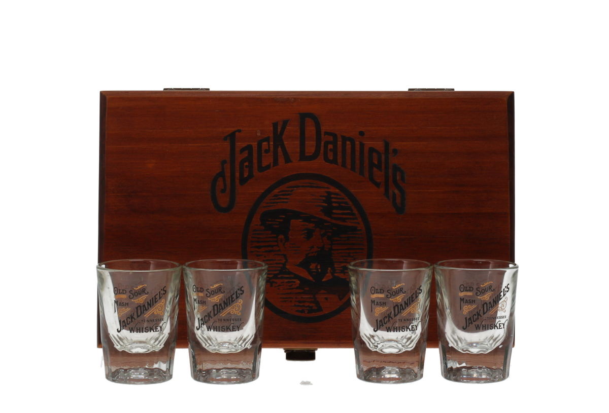 JACK DANIELS WOODEN PRESENTATION BOX AND TUMBLERS
