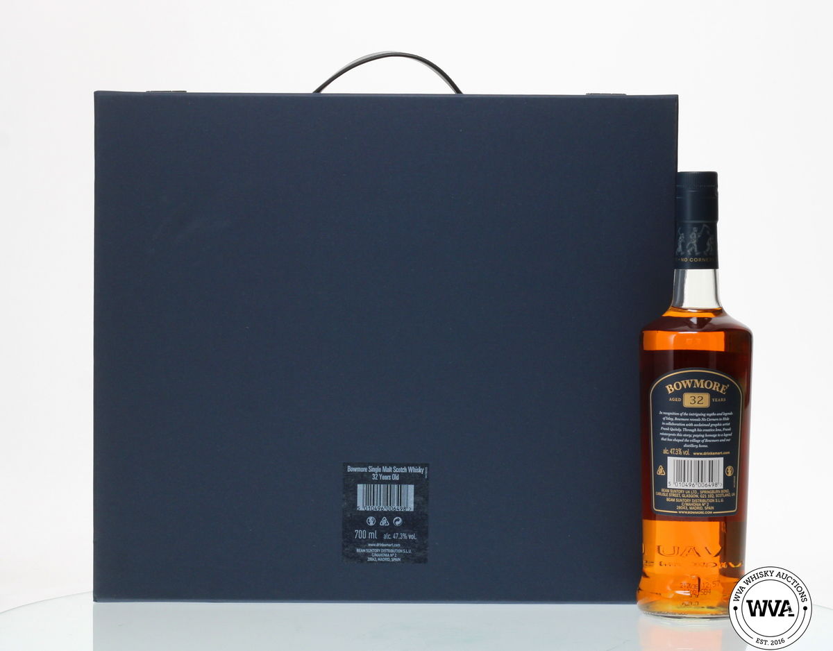 BOWMORE 32 YEAR OLD "NO CORNERS TO HIDE" - FRANK QUIETLY