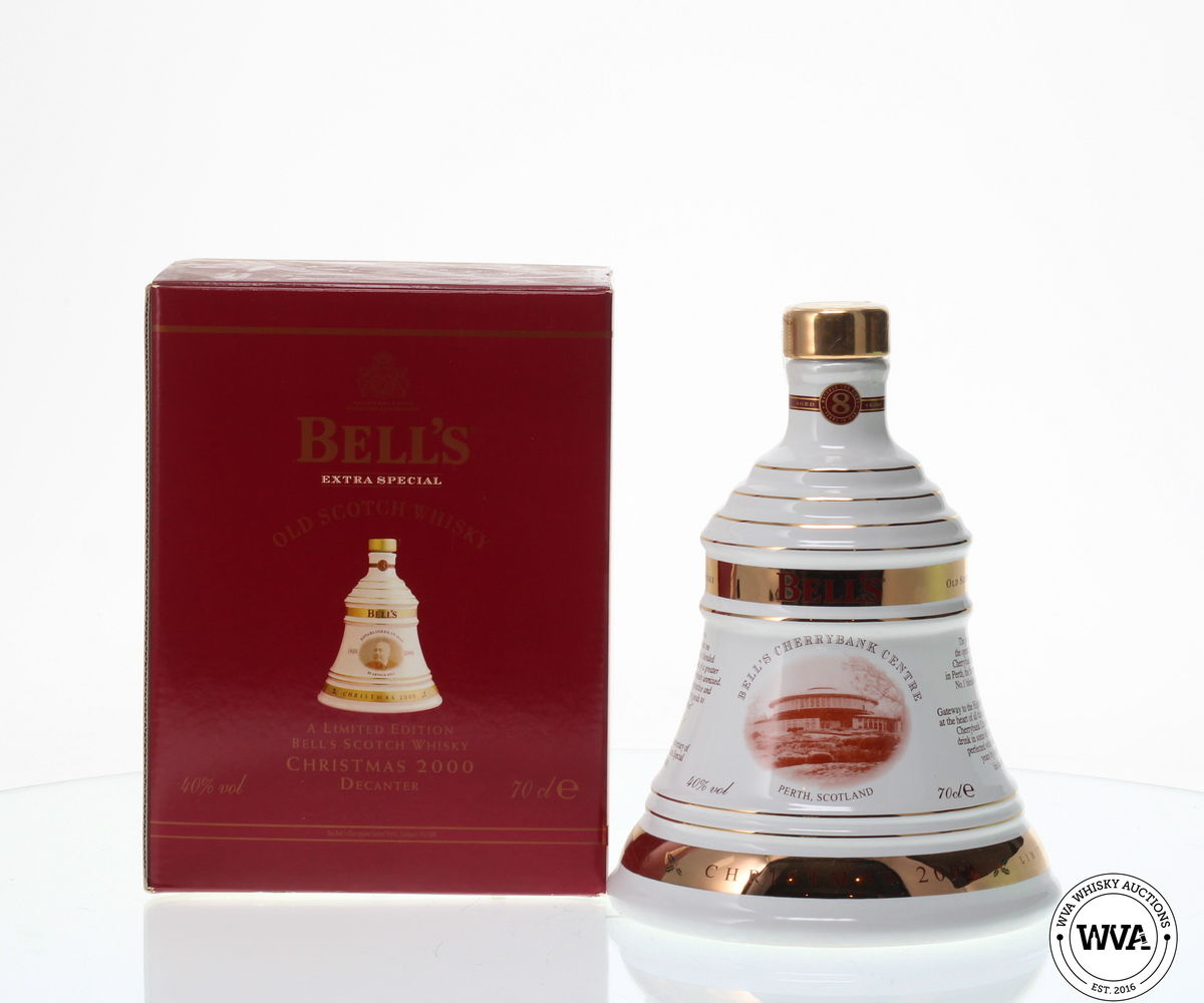 BELLS DECANTER CHRISTMAS 2000