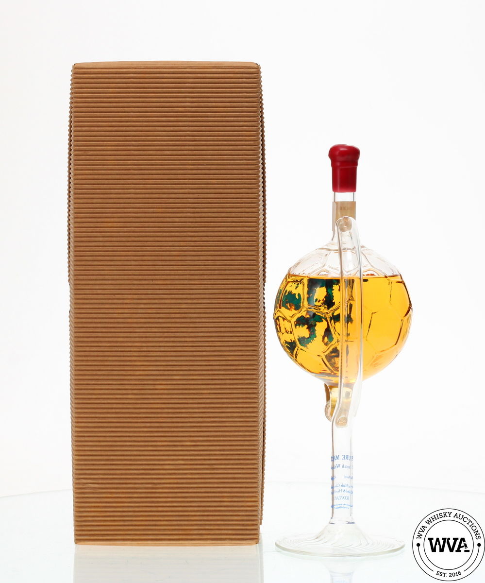 RANGERS HANDCRAFTED GLASS DECANTER (SIGNS OF LEAKAGE)