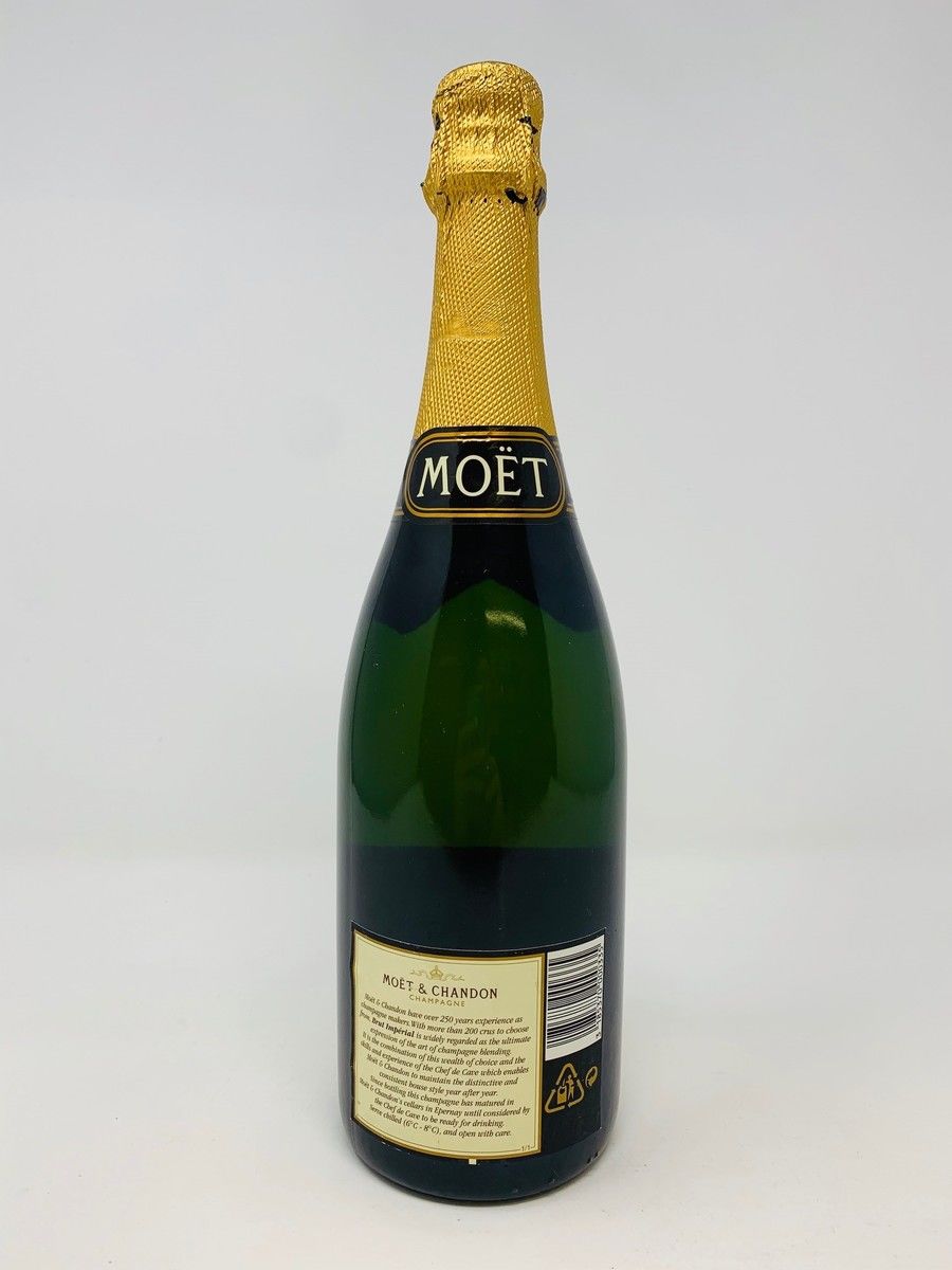 MOET & CHANDON CHAMPAGNE