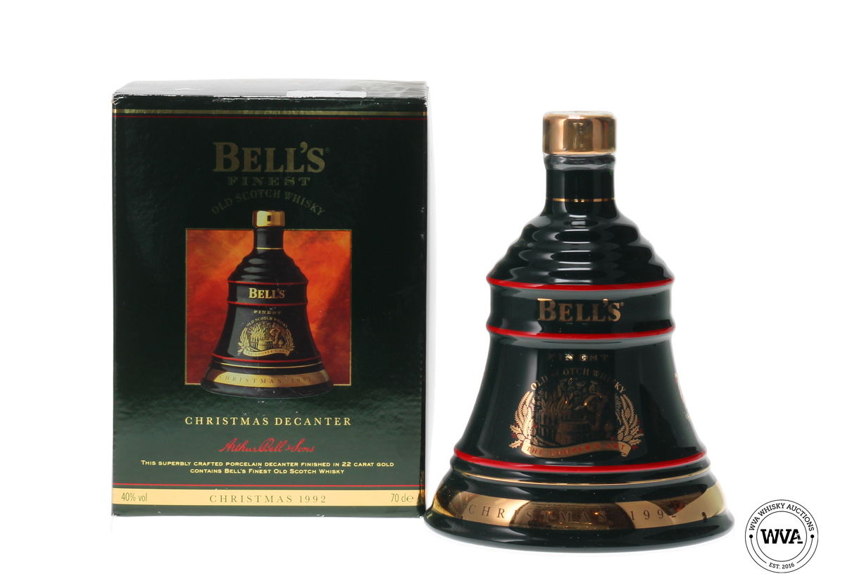 BELLS DECANTER CHRISTMAS 1992