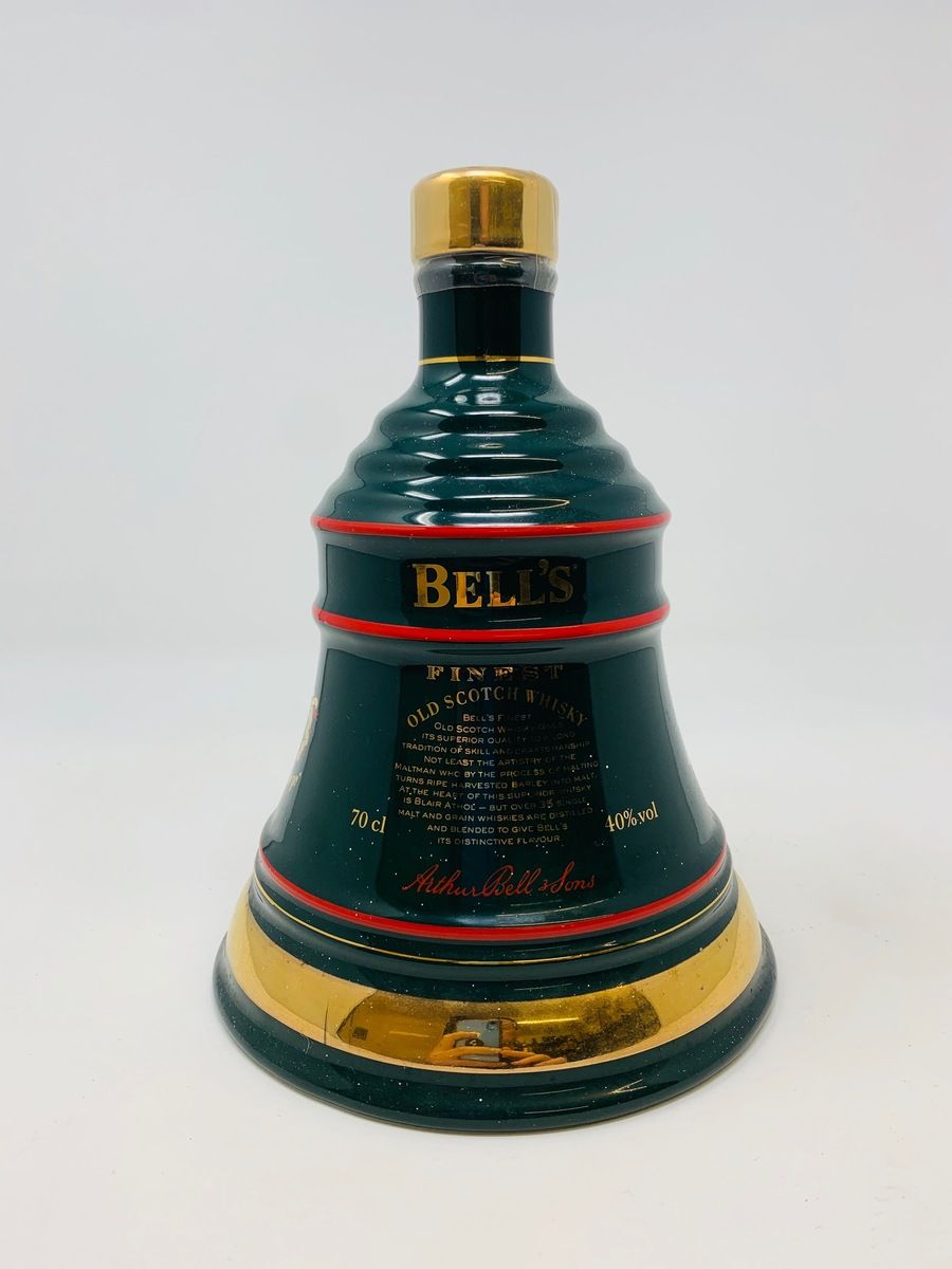 BELLS DECANTER CHRISTMAS 1993