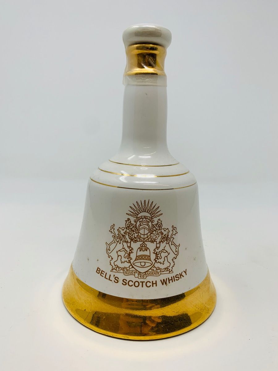 BELLS DECANTER "CELEBRATING THE BIRTH OF PRINCE WILLIAM OF WALES"