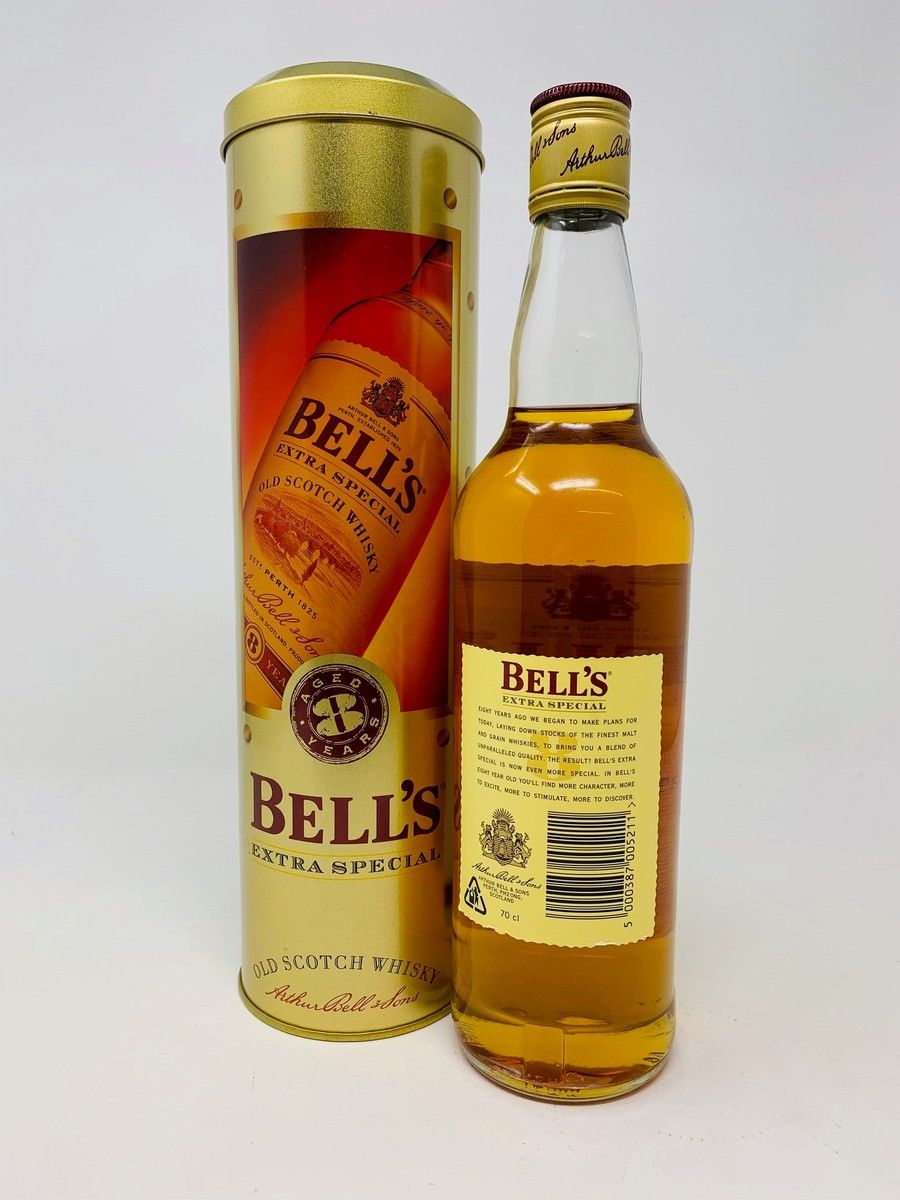BELLS 8 YEAR OLD EXTRA SPECIAL BLENDED SCOTCH WHISKY
