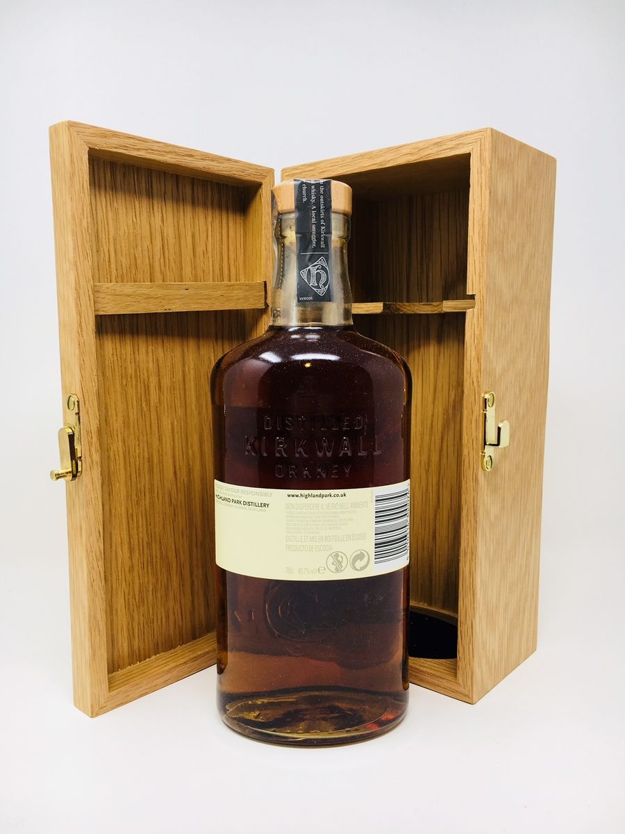 LOT 2262 - HIGHLAND PARK 25 YEAR OLD - (RESERVE PRICE £220.00)
