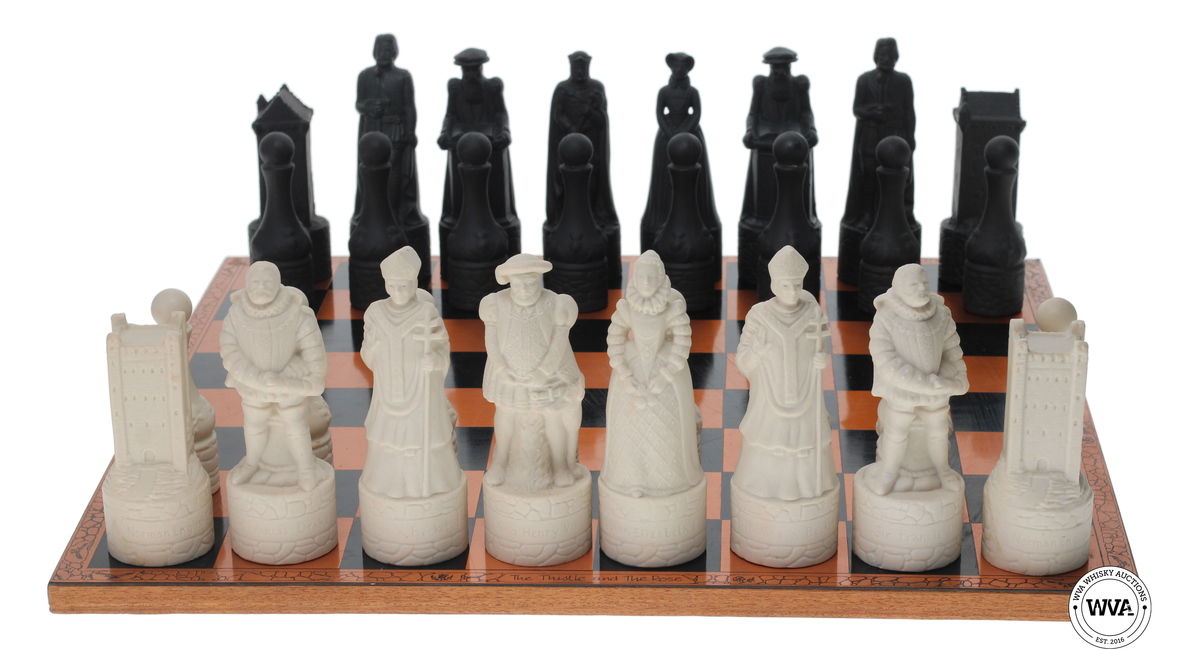BENEAGLES THISTLE & THE ROSE CHESS MINIATURES & BOARD