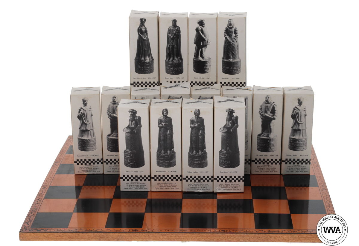 BENEAGLES THISTLE & THE ROSE CHESS MINIATURES & BOARD