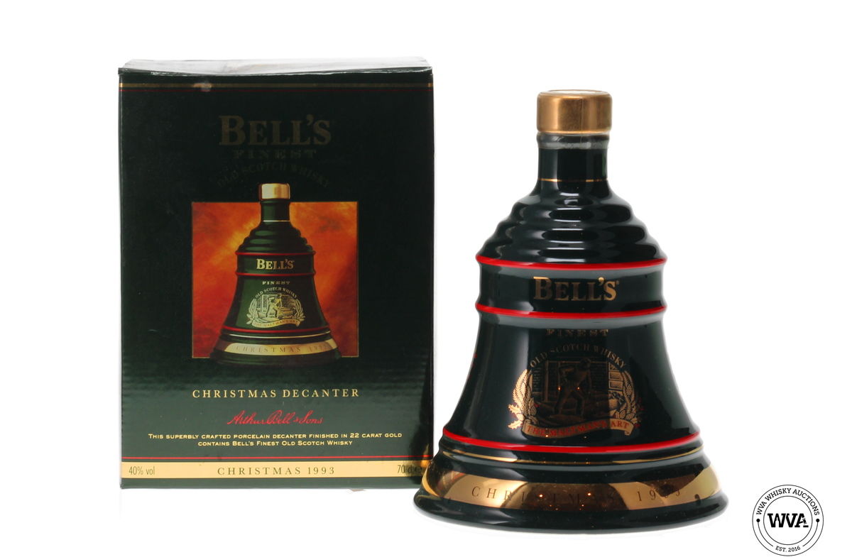 BELLS DECANTER CHRISTMAS 1993