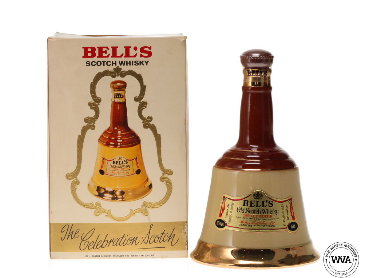 BELLS EXTRA SPECIAL OLD SCOTCH WHISKY 1970'S (26 2/3 flozs)