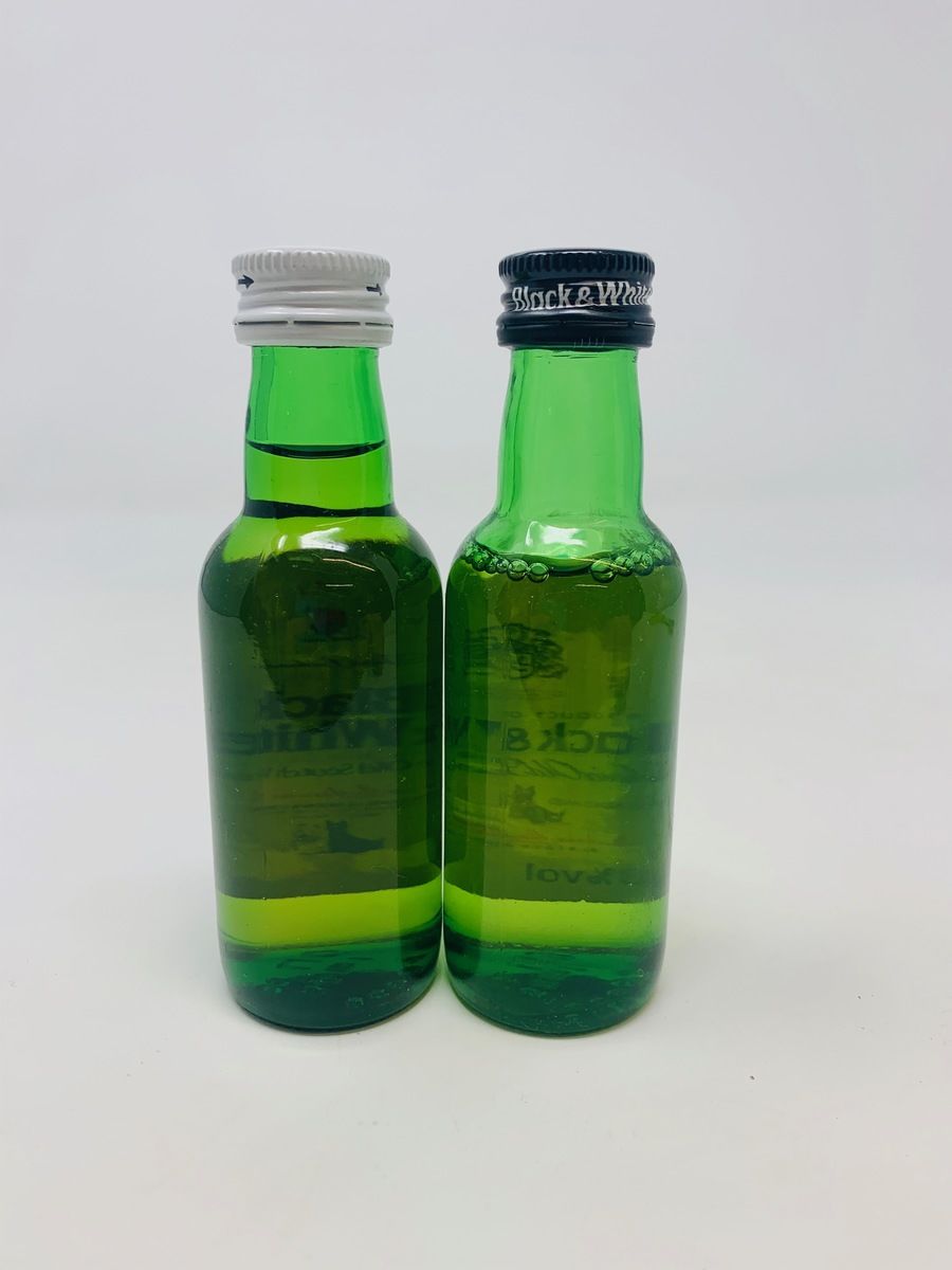 2 X ASSTD BLACK & WHITE WHISKY MINIATURES 