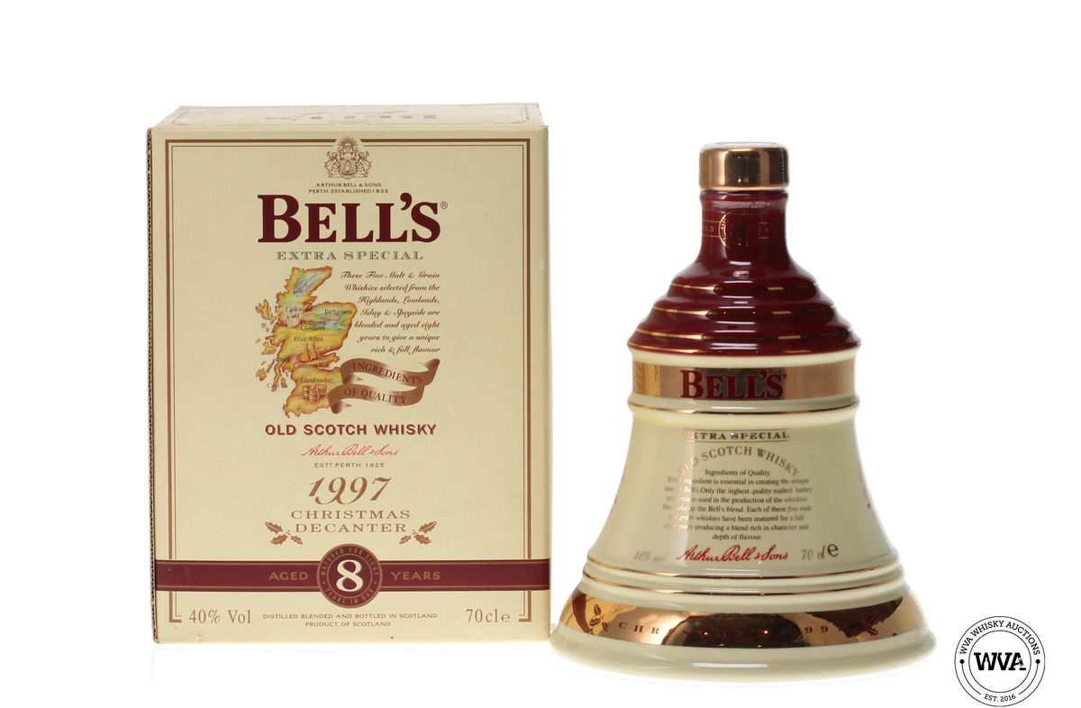 BELLS WADE DECANTER CHRISTMAS 1997