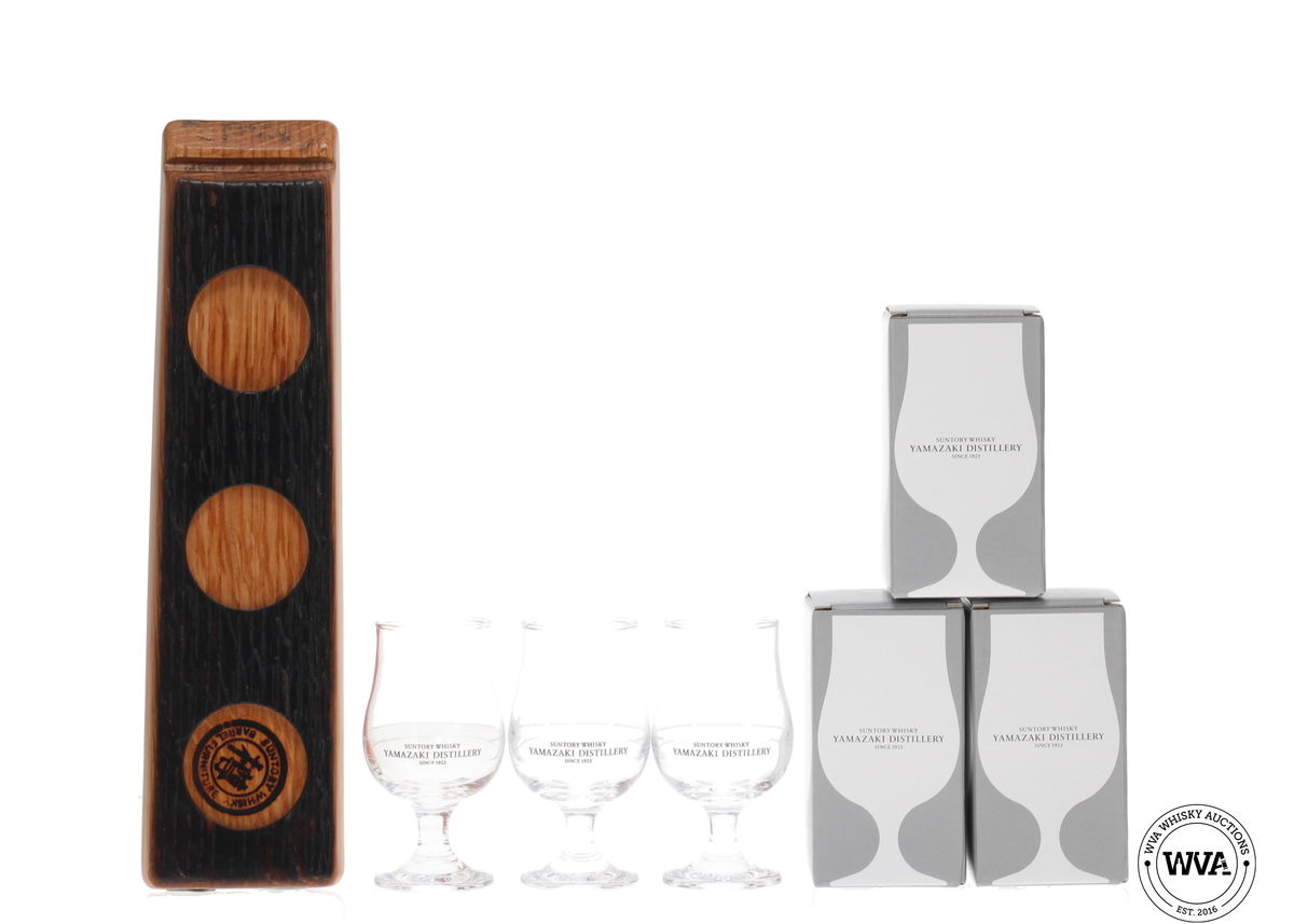 Suntory Barrel Stave Shot Tray & Yamazaki Glasses Suntory Barrel Stave Shot Tray & Yamazaki Glasses