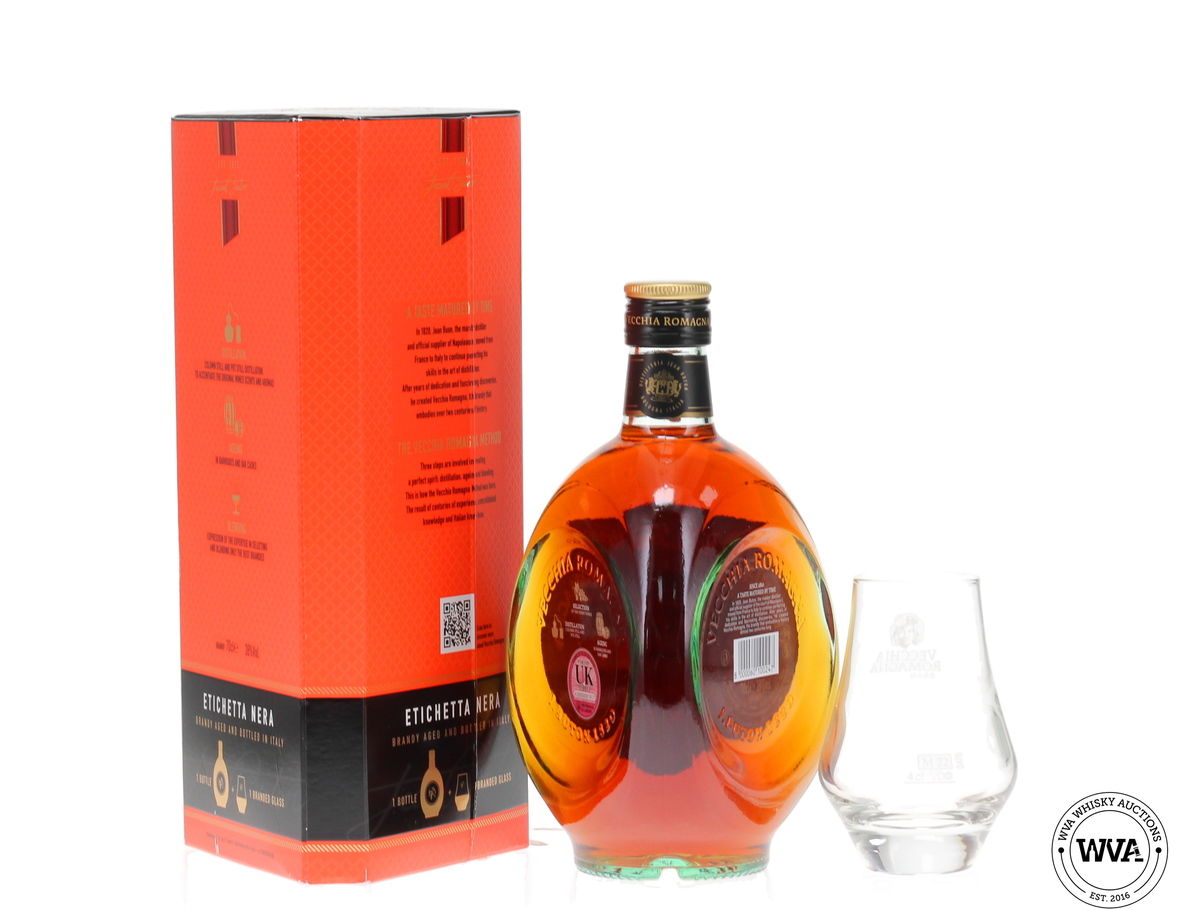 Vecchia Romagna Etichetta Nera Brandy & Glass