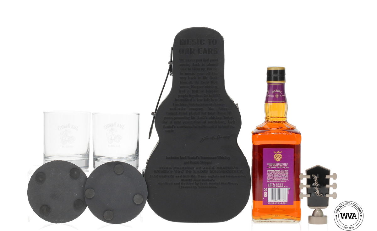 Jack Daniels Blackberry Guitar Case With Slate Mats & Glasses