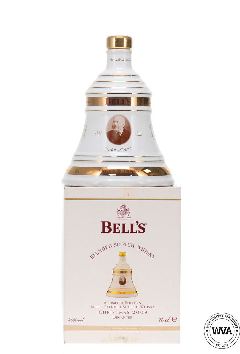 Bells Wade Decanter - Christmas 2009 Arthur Bell