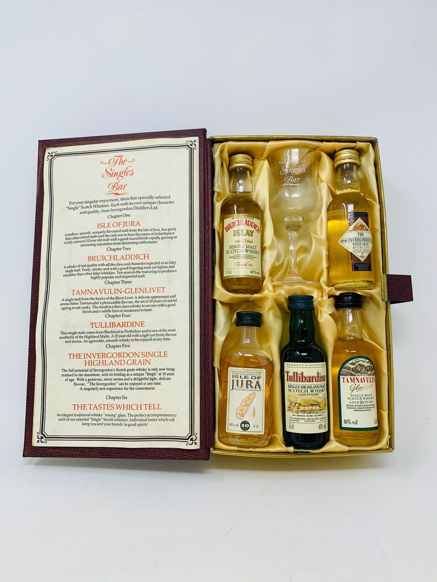 THE SINGLES BAR MINIATURES SELECTION